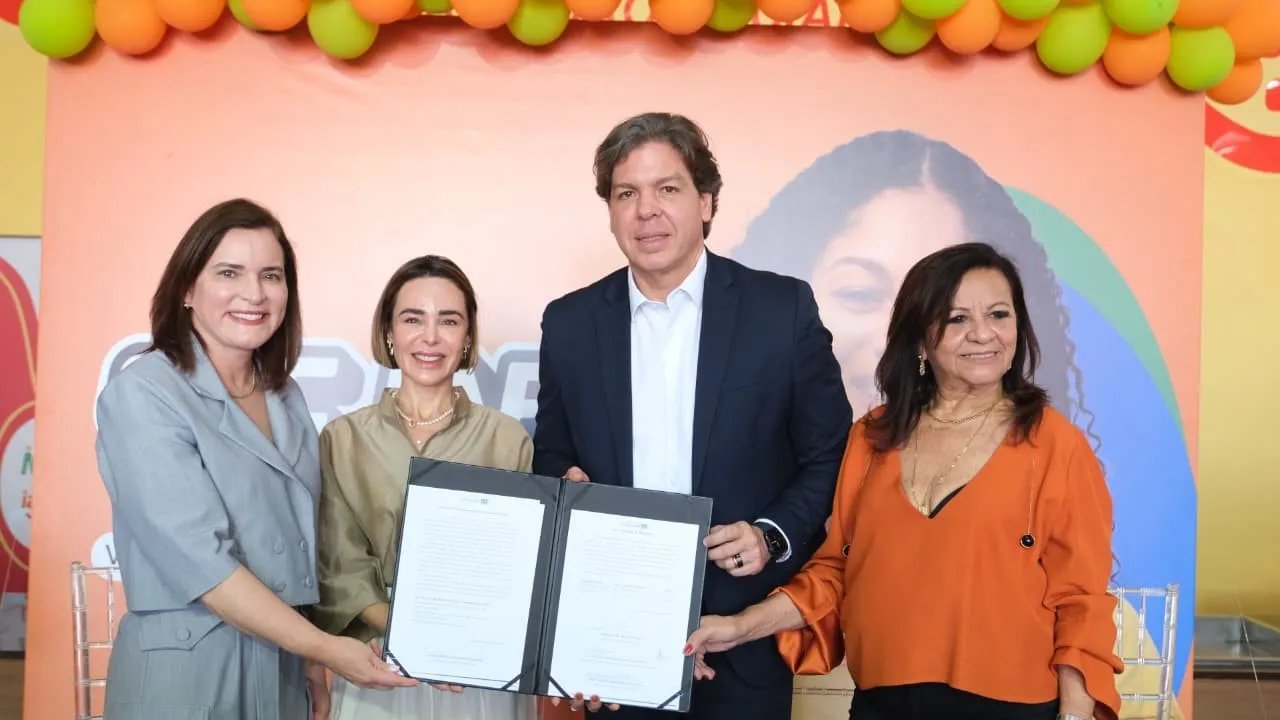 Prefeitura de Fortaleza assina parceria com Ministério das Comunicações para doação de equipamentos 